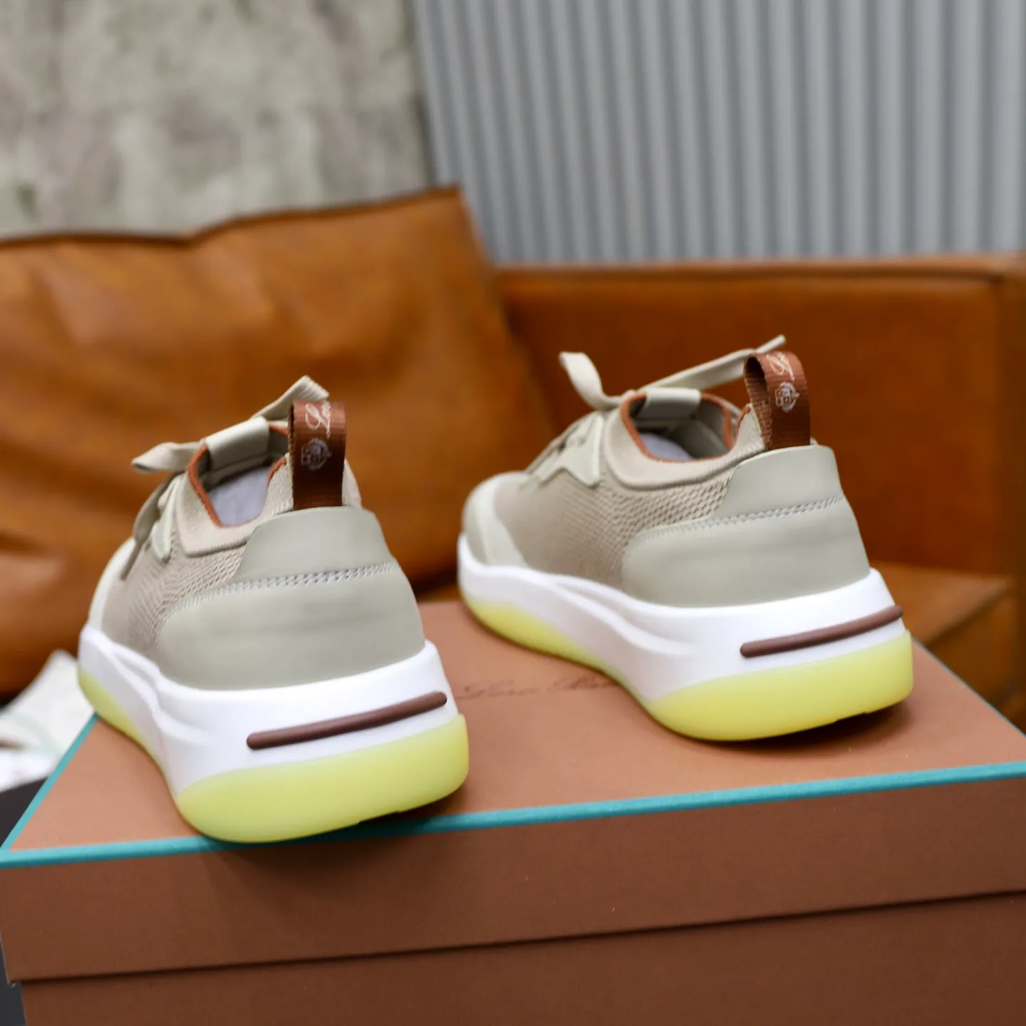 Factory price: 💰620 Loropiana LP men's shoes ♞size; 38-44 "45.46 customization" cowhide stitching and cowhide feet. It is really easy to wear, lazy, relaxed, casual, perfect comfort, and there are many color choices, and they all look good with clothes. Is it true that Loropiana can bring social value? “Loropiana is the best thing money can buy”